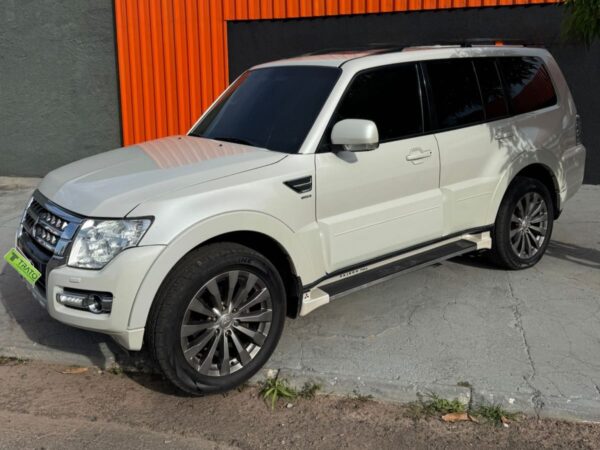 Pajero HPE Full 3.2 4x4 T.I.Dies. 5p Aut