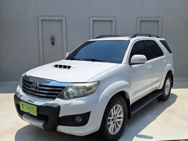 Hilux SW4 SRV D4-D 4x4 3.0 TDI Dies. Aut